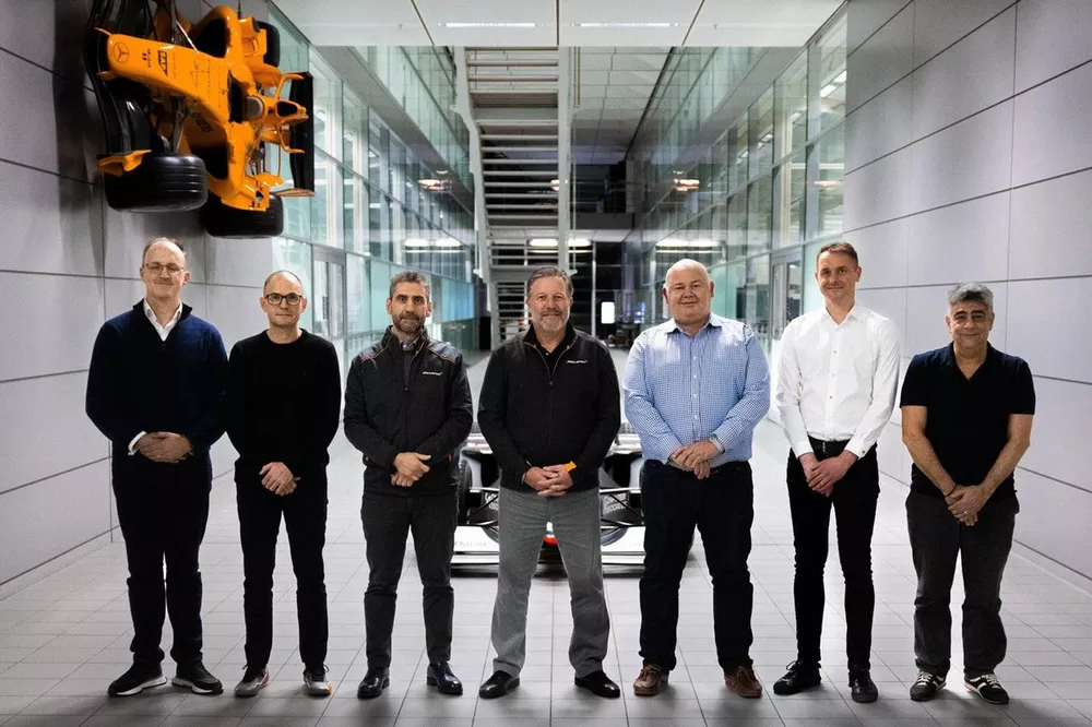 Zak Brown, David Sanchez, Rob Marshall, y Andrea Stella, de McLaren F1
