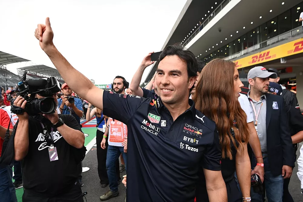 Sergio Perez, Red Bull Racing saluda a los fans