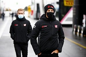 Chefe da Haas avisa: "Kevin e Romain precisam olhar em volta" na F1