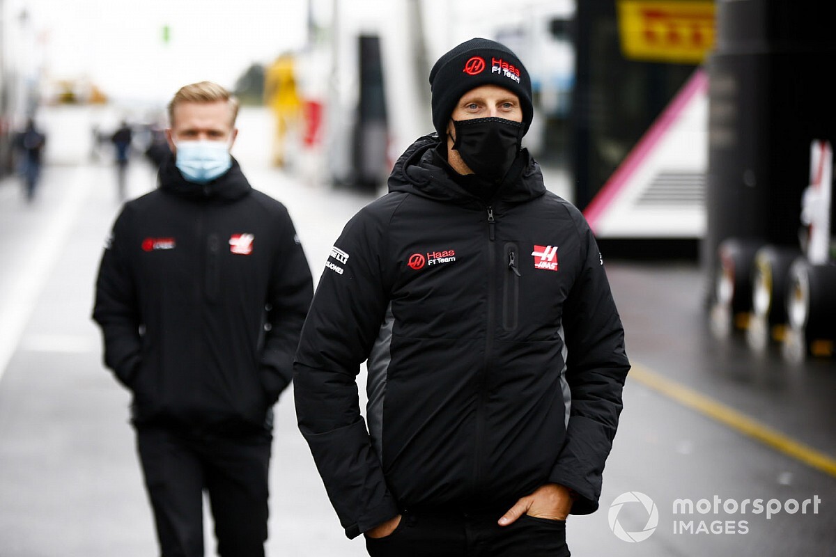 Chefe da Haas avisa: "Kevin e Romain precisam olhar em volta" na F1