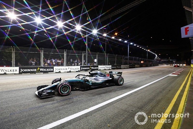 Wolff pide una "visión más global" a los pilotos doblados