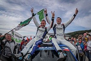 L'incontenibile Jan Kopecký pesca il settebello al Barum Rally, Lukyanuk sul podio e vicino al titolo