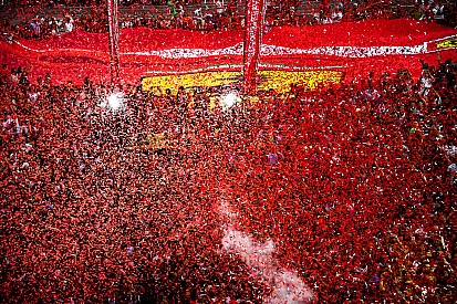VÍDEO: Veja a festa dos tifosi, fanática torcida da Ferrari na Itália