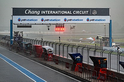 Torrential rain delays Saturday Thailand MotoGP running