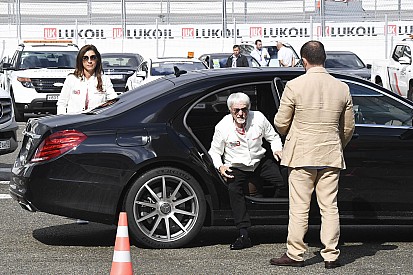 «Договоритесь с Ferrari и Red Bull, остальные могут валить». Экклстоун дал совет боссам Ф1