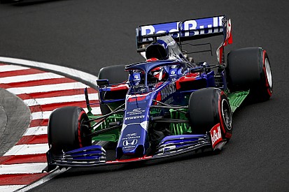 Квят посвятил пятницу на «Хунгароринге» работе с новинками Toro Rosso