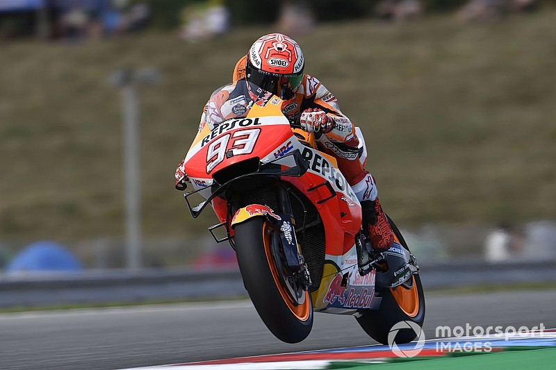 Marquez klasse apart in vochtige derde training GP van Tsjechië