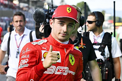 Leclerc op pole na bizar einde kwalificatie, probleem bij Verstappen