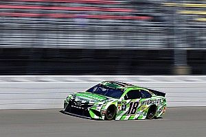 Kyle Busch wins Stage 2 at Michigan in one-lap dash