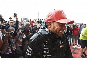 Chefe da Mercedes: É melhor que Hamilton divida opiniões do que ele ser chato