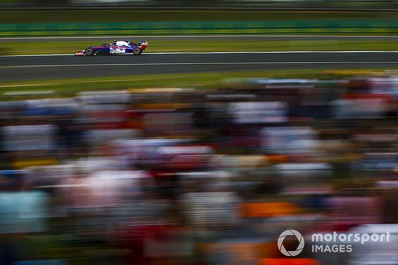 Toro Rosso отказалась от второго пит-стопа для Элбона. Механиков могло ударить током