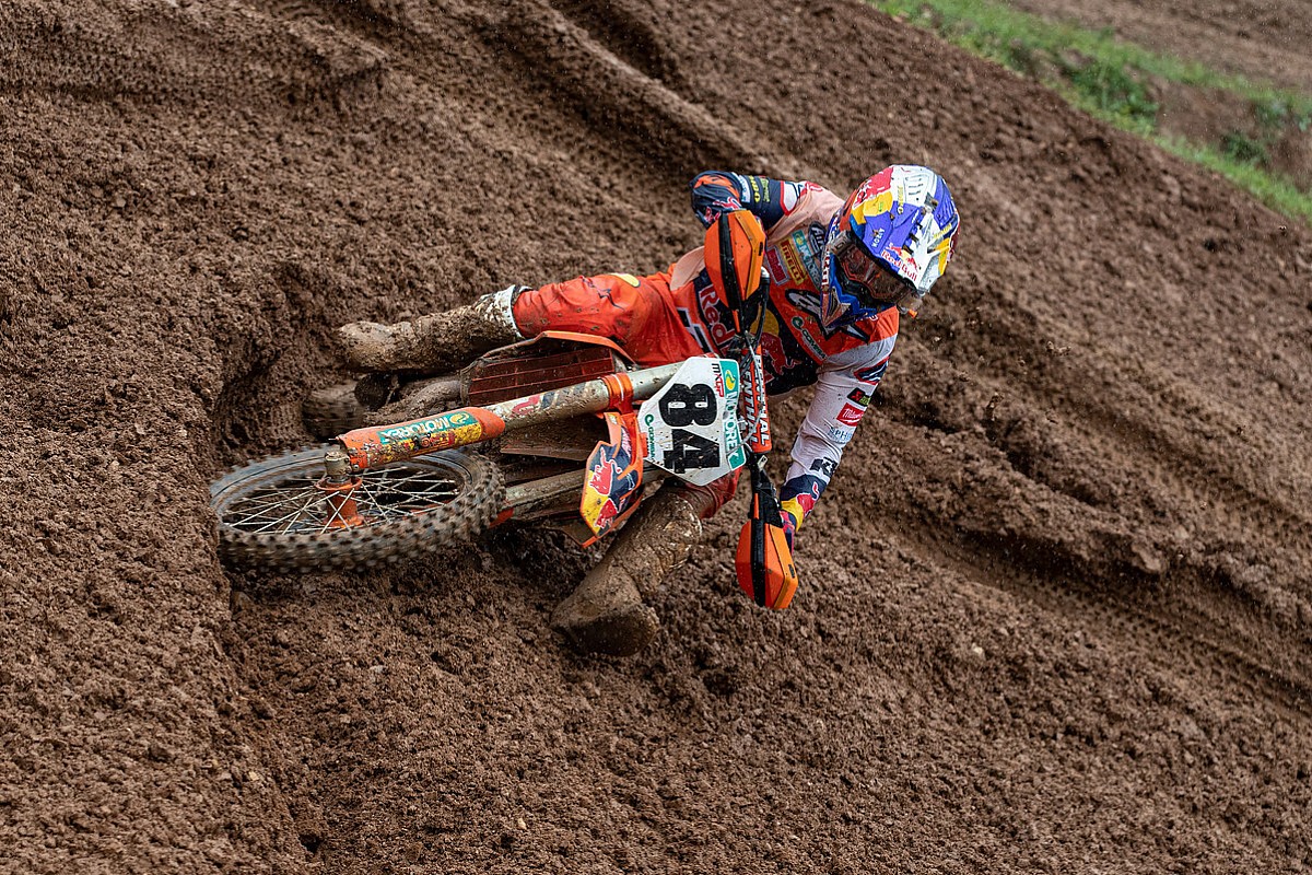 Hasil Race 1 MXGP Belanda: Herlings Redam Coldenhoff di Tiga Lap Akhir
