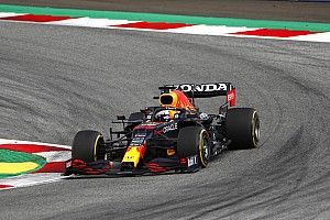 Verstappen magasan az élen Norris előtt az esti időmérő előtt