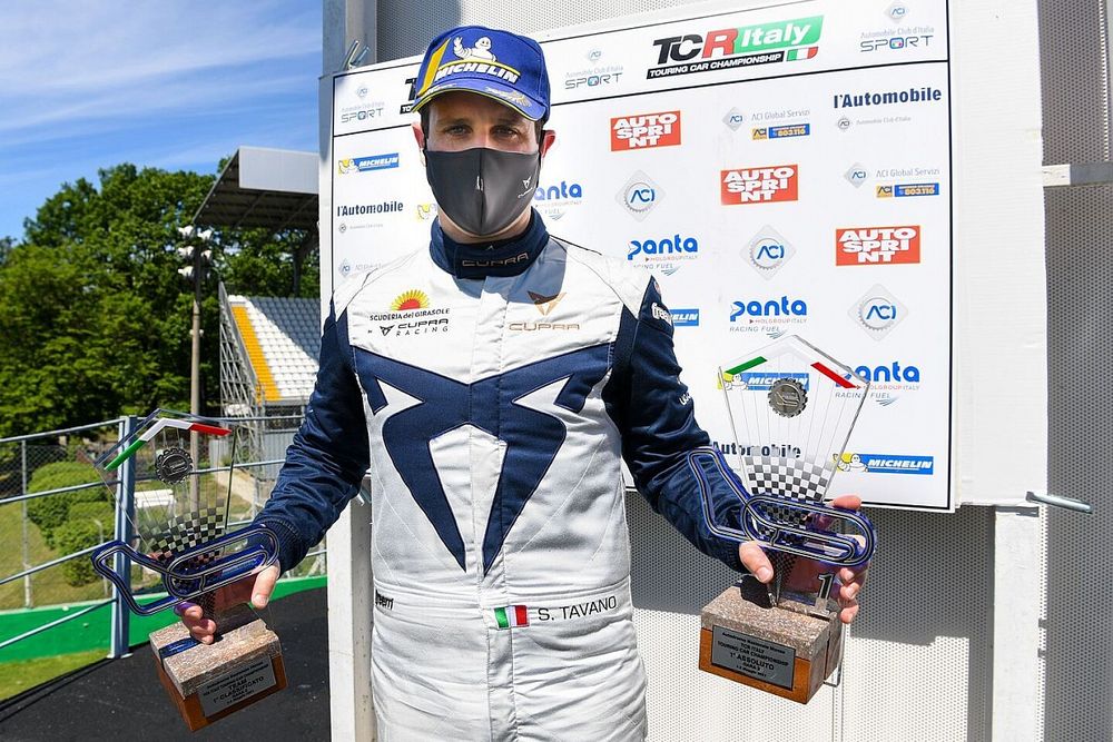 TCR Italy, Tavano commosso: "La doppietta è merito del team"