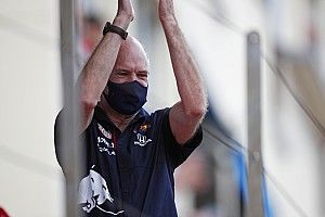 Red Bull ile kontrat yenileyen Newey, Aston Martin'e geçmeyecek