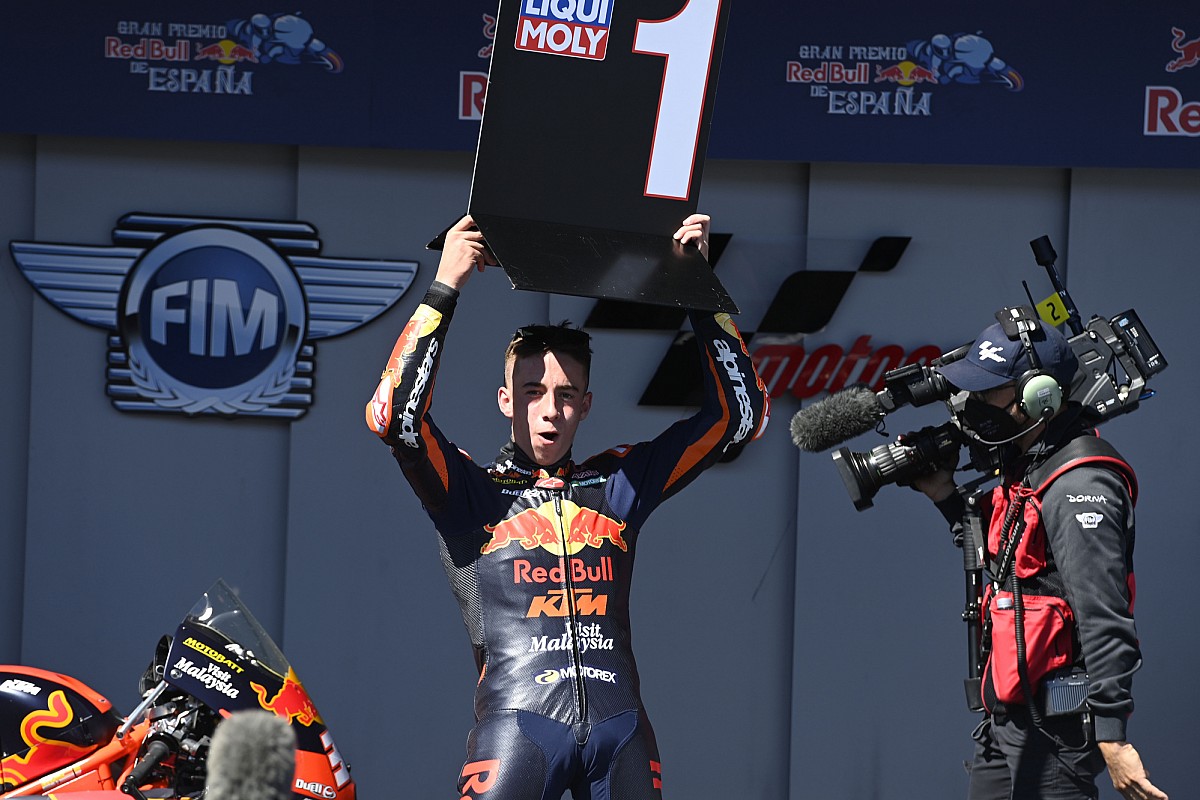 Moto3 Jerez: Acosta 3. zaferini aldı, podyuma giden Deniz son virajda düştü!