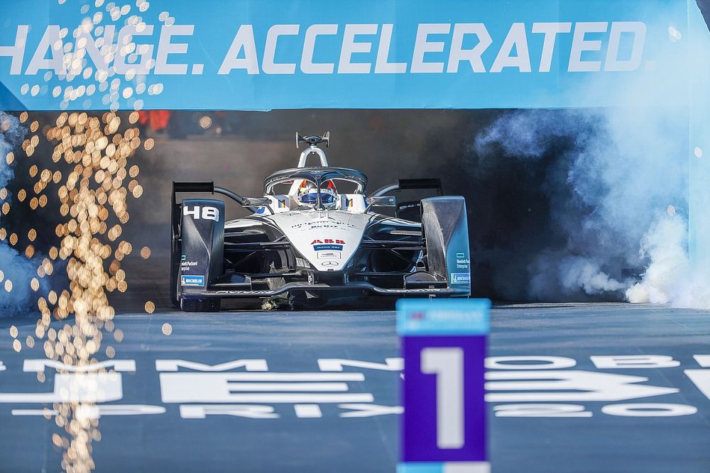 フォーミュラEプエブラePrixレース2:モルタラ今季初優勝でランク首位へ。キャシディ嬉しい初表彰台