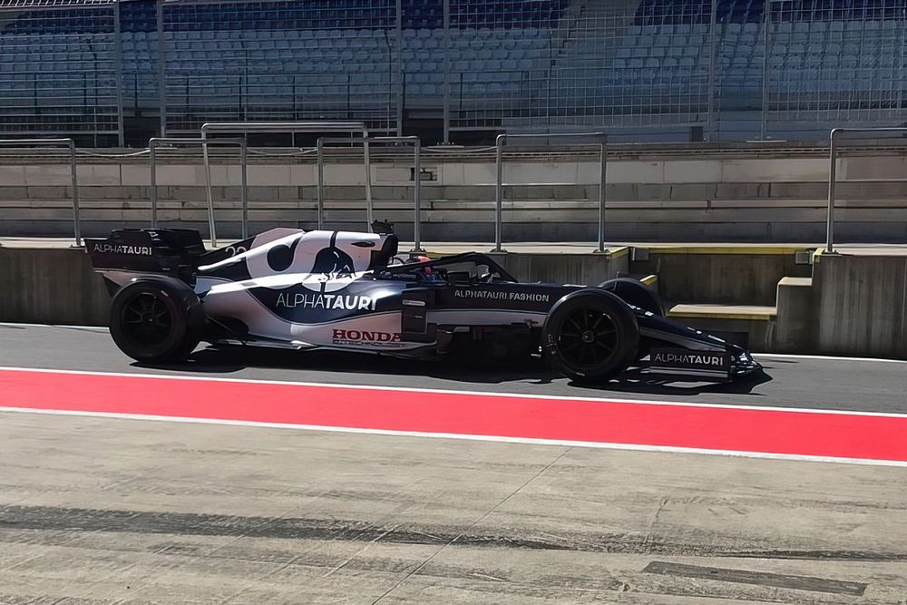Tsunoda ha chiuso la due giorni AlphaTauri con le Pirelli 18