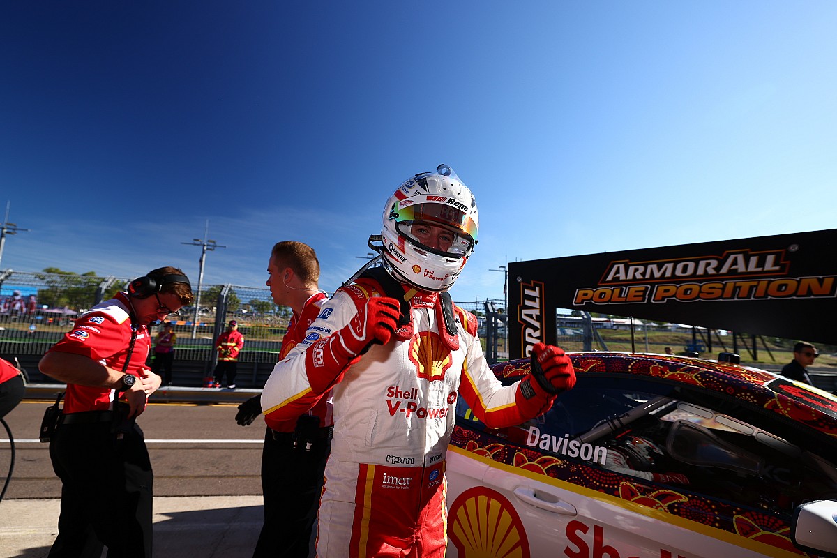 Darwin Supercars: Davison sweeps Sunday poles