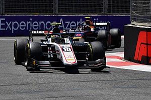 Pourchaire suffers fractured arm after F2 Baku feature race crash