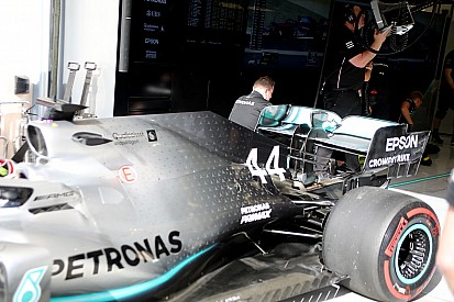 Mercedes: c'è una nuova ala posteriore sulla W10