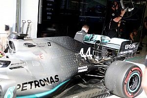 Mercedes: c'è una nuova ala posteriore sulla W10