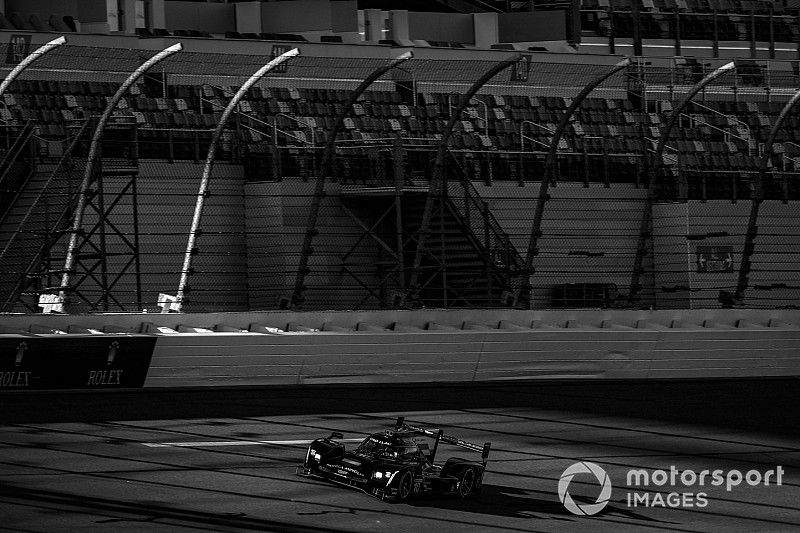 La lluvia aparece en Daytona y Alonso mantiene vivas las opciones