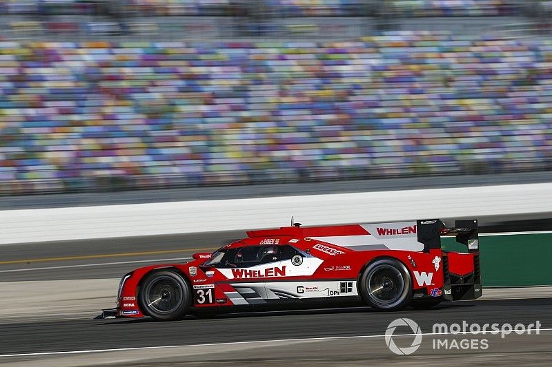 Cadillac lidera en Daytona tras superarse las 12 primeras horas