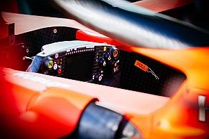 Tecnica Ferrari: Vettel e Leclerc usano due volanti computer con comandi diversi