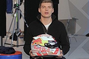 Didominasi putih, Verstappen pamer helm baru