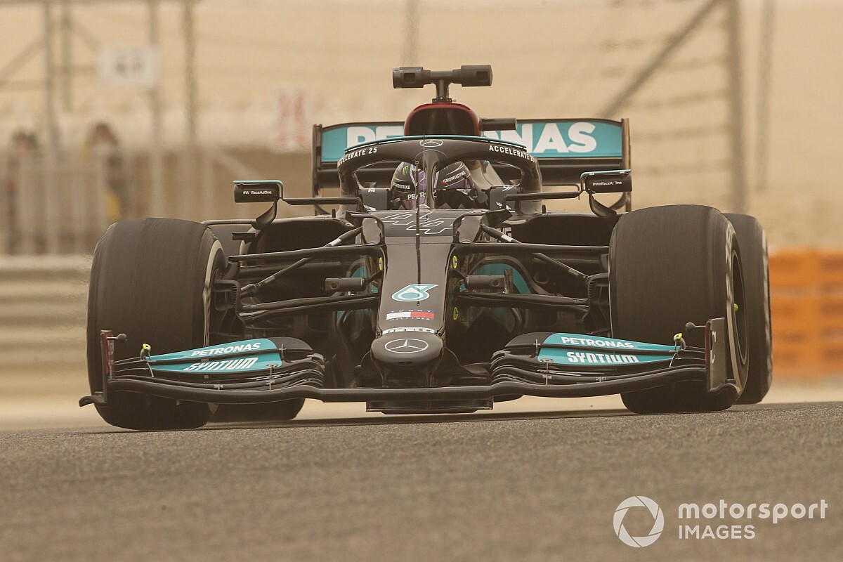 Hamilton Menyesal Ganti Setelan Kursi W12