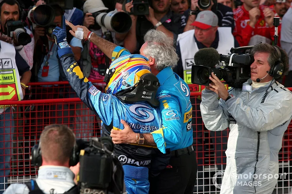 Fernando Alonso,  Renault and Flavio Briatore, Renault F1 Managing Director celebrate victory.