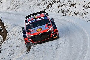 WRC, Monte-Carlo, PS13: Neuville vola su neve e ghiaccio