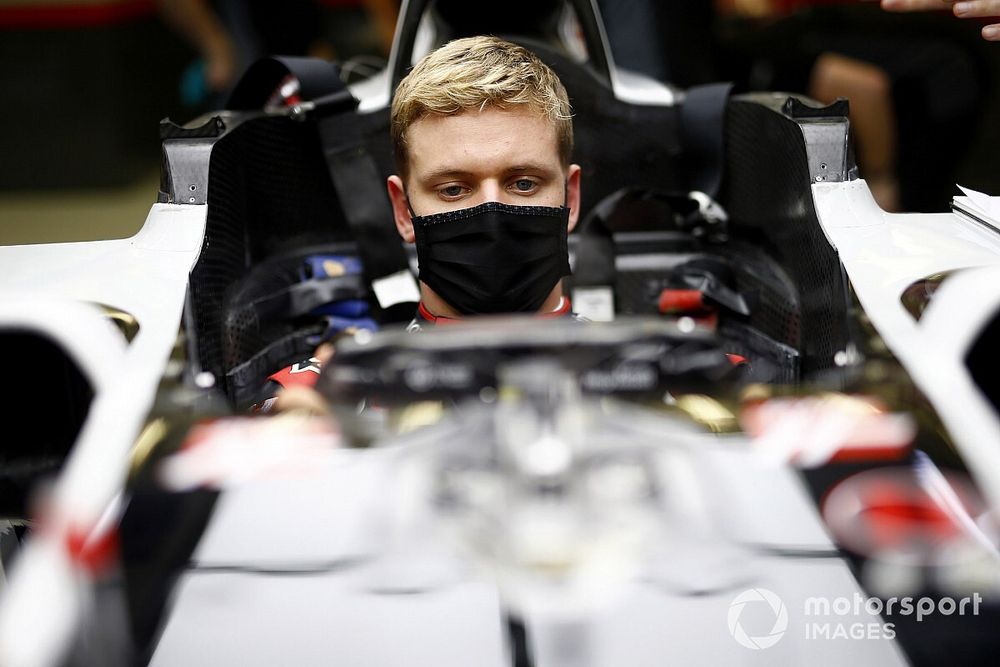 Vettel Siap Bantu Mick Schumacher Tahun Depan