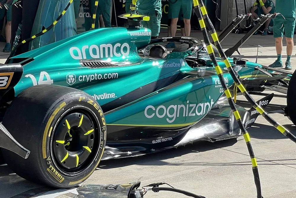 Aston Martin Racing AMR23 detalle lateral