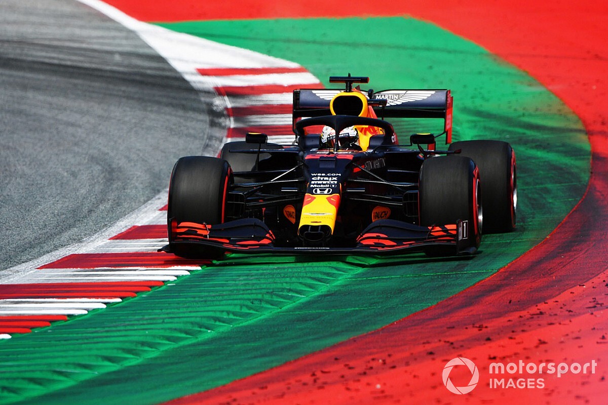 Verstappen: "Gat met Mercedes is groot, maar nog geen drama"