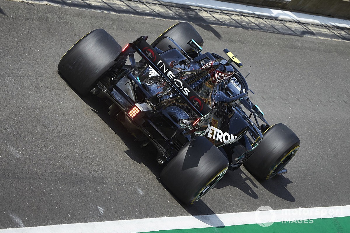 Hamilton supera Bottas e faz a pole do GP da Grã-Bretanha de F1