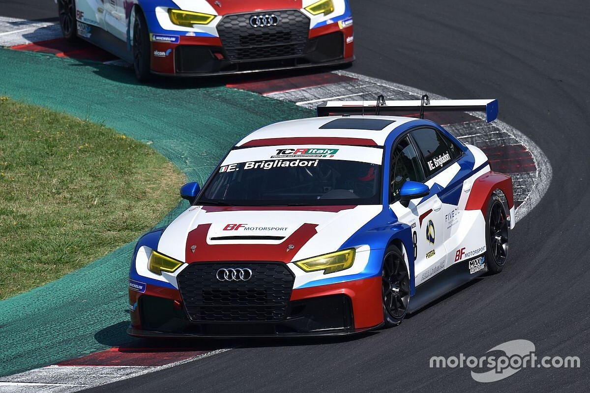 TCR Italy: Brigliadori fa il bis in Gara 2 beffando Pellegrini