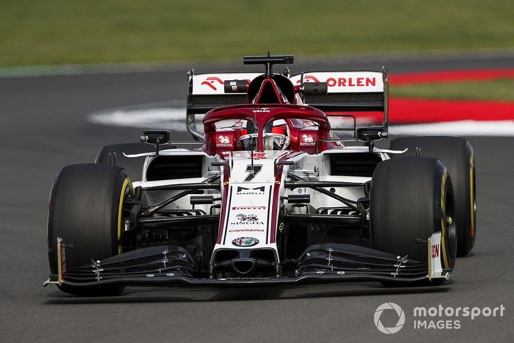 Raikkonen: "Araçtan her şeyi çıkarabilirsek ilk onda yer alabiliriz"