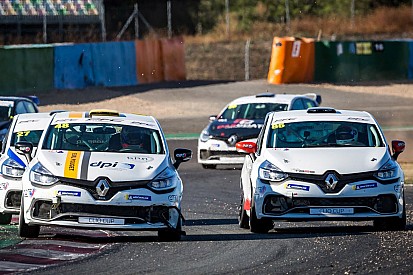 Renault Clio Cup: l'auto giusta per iniziare a correre?
