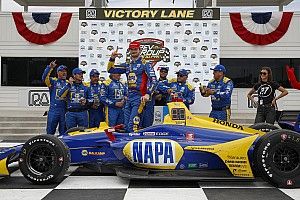 Rossi domina en IndyCar