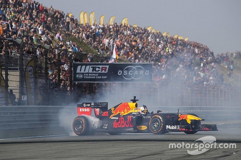 Verstappen maximaliseert: "Hoor nog niet voor Ferrari te staan"