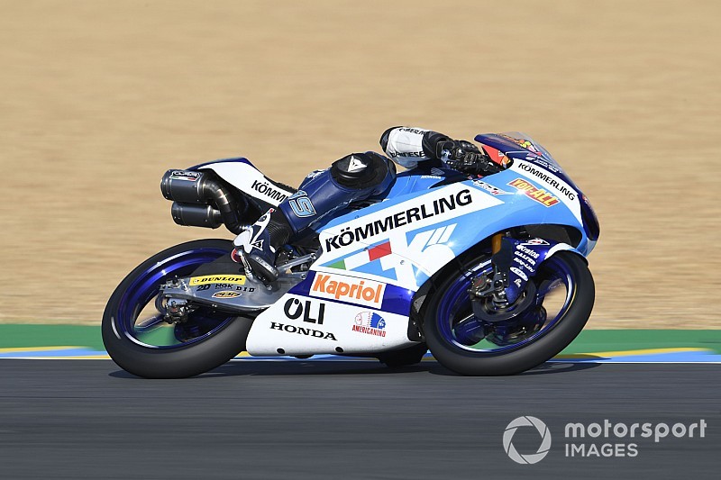 Szenzációs mentés a Moto3-ban: így kell csinálni
