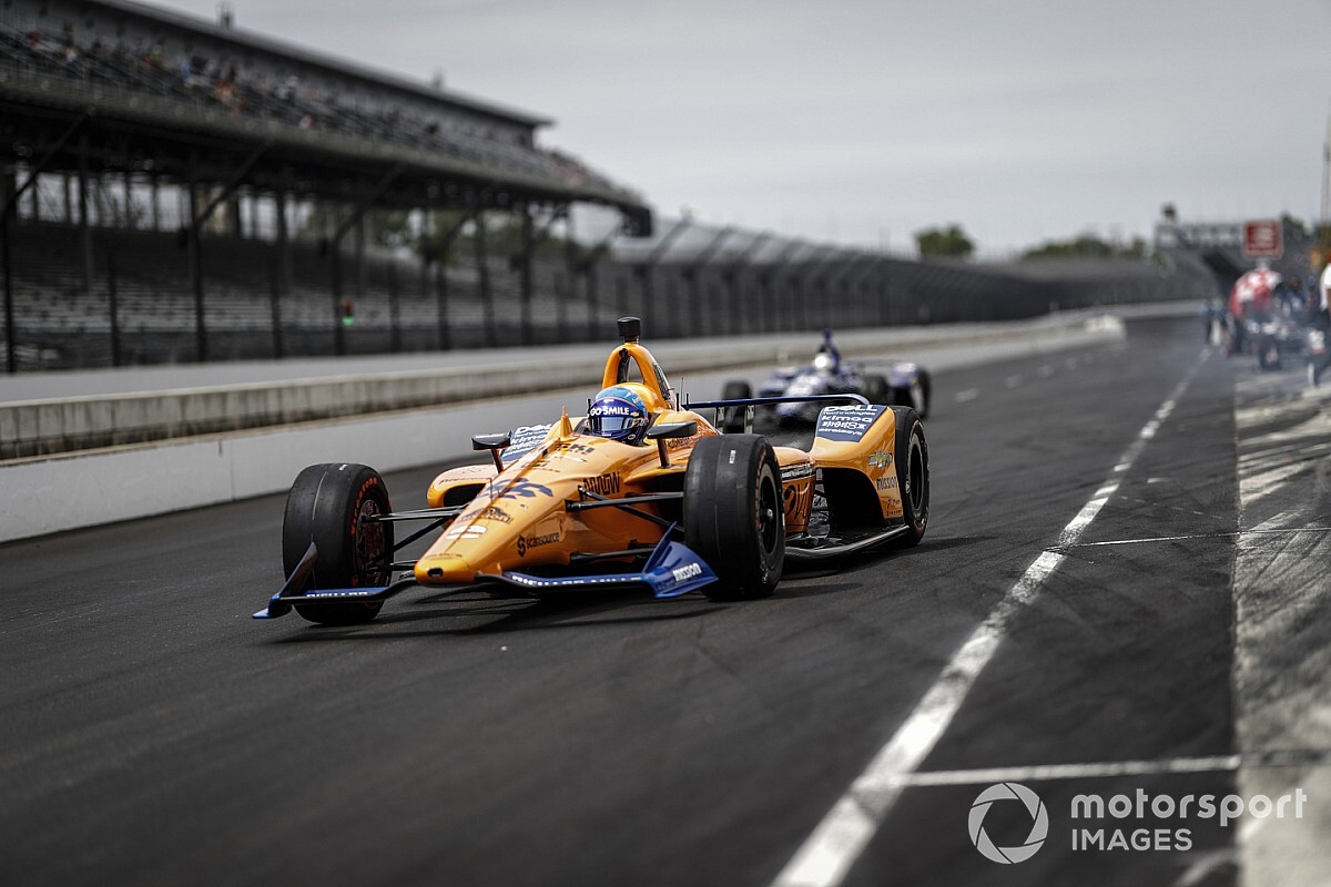 Alonso és Button hatalmas csatája a győzelemért a virtuális versenyen: a legjobb jelenetek