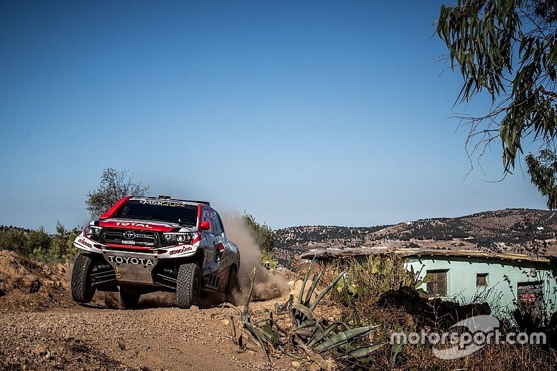 Al Attiyah se lleva su quinto Marruecos seguido; Sainz gana la última etapa