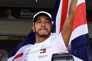 Hamilton ott van minden idők 5 legjobb F1-es versenyzője között?