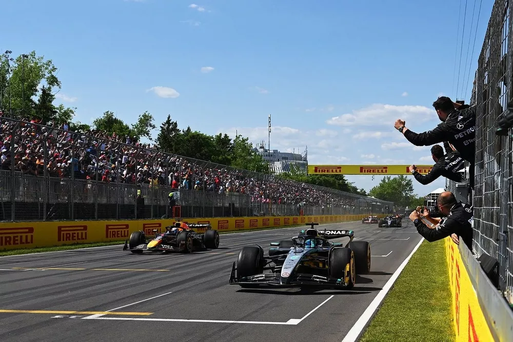 Max Verstappen, Red Bull Racing, George Russell, Mercedes