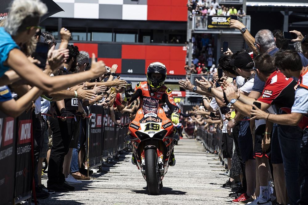 Kepala Kru Bautista Sebut Ducati Panigale V4R Belum Seimbang