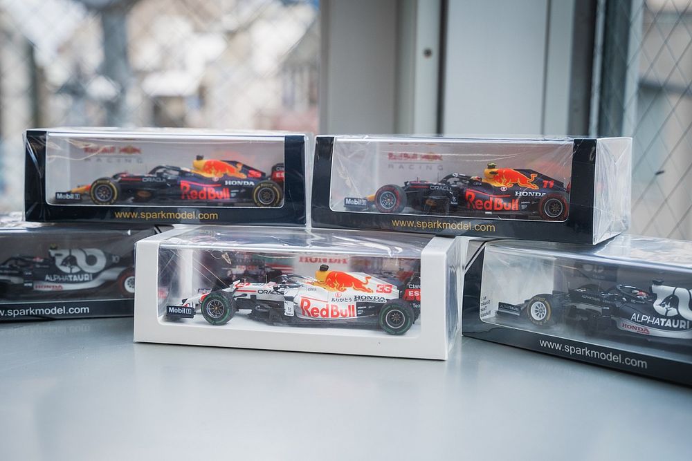Twitterフォロワー4万人突破記念! “ありがとう”を込めて、ホンダF1ミニカーをプレゼント|第1弾