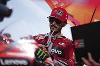 Polémique sur les pressions : Bagnaia s'agace, Quartararo le défend